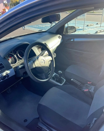 Opel Astra cena 9500 przebieg: 335000, rok produkcji 2005 z Kościerzyna małe 211